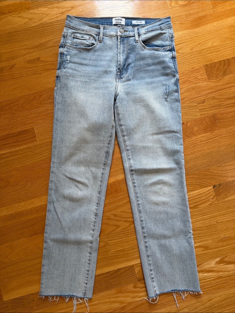 Kensie Light Wash Straight Jeans